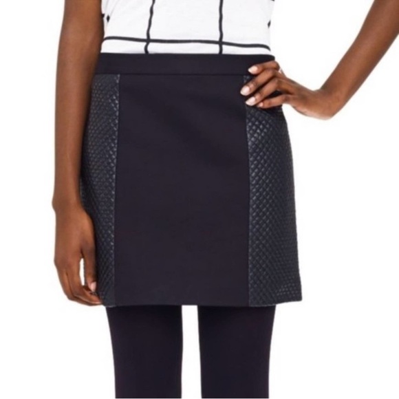 Club Monaco Women’s Black Quilted Panel Mini Zipper Back Skirt Size 0 - Picture 1 of 14
